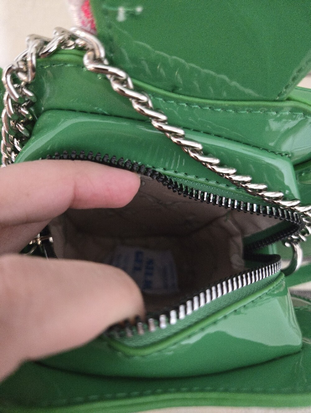 Betsey Johnson NWT Green Turtle Crossbody Bag with Gem Accents - Picture 10 of 11
